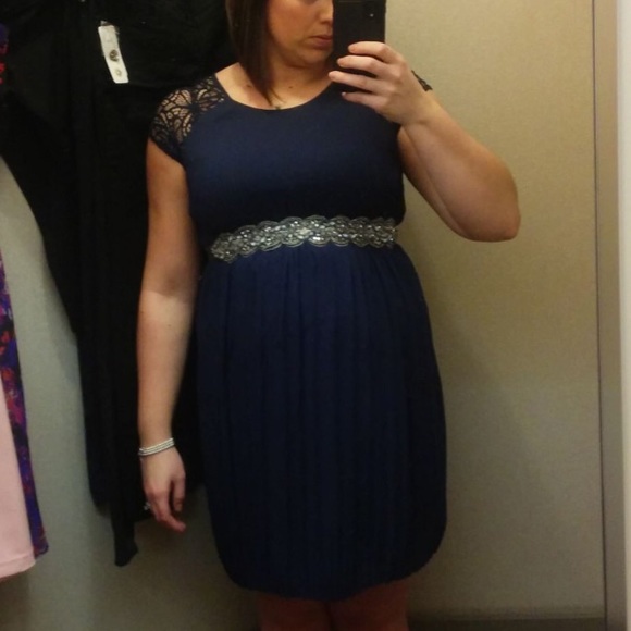 Maternity cocktail dress - Picture 3 of 8